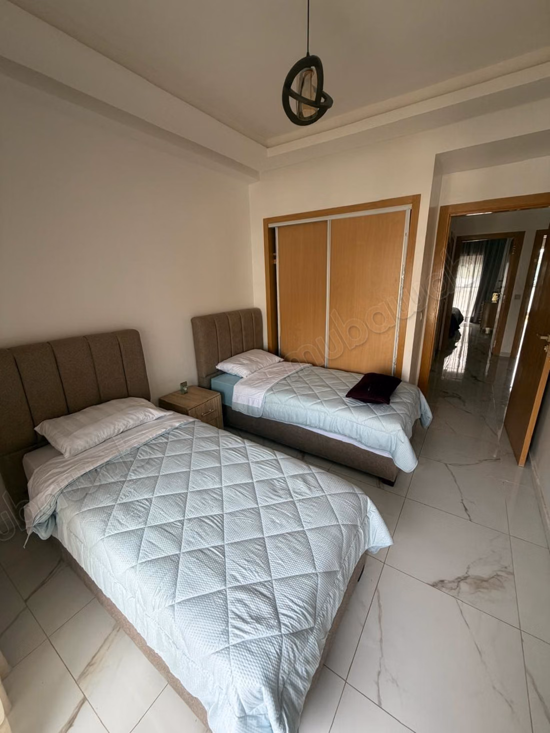 Louez cet appartement à Harhoura. 3 pièces confortables. Meublé