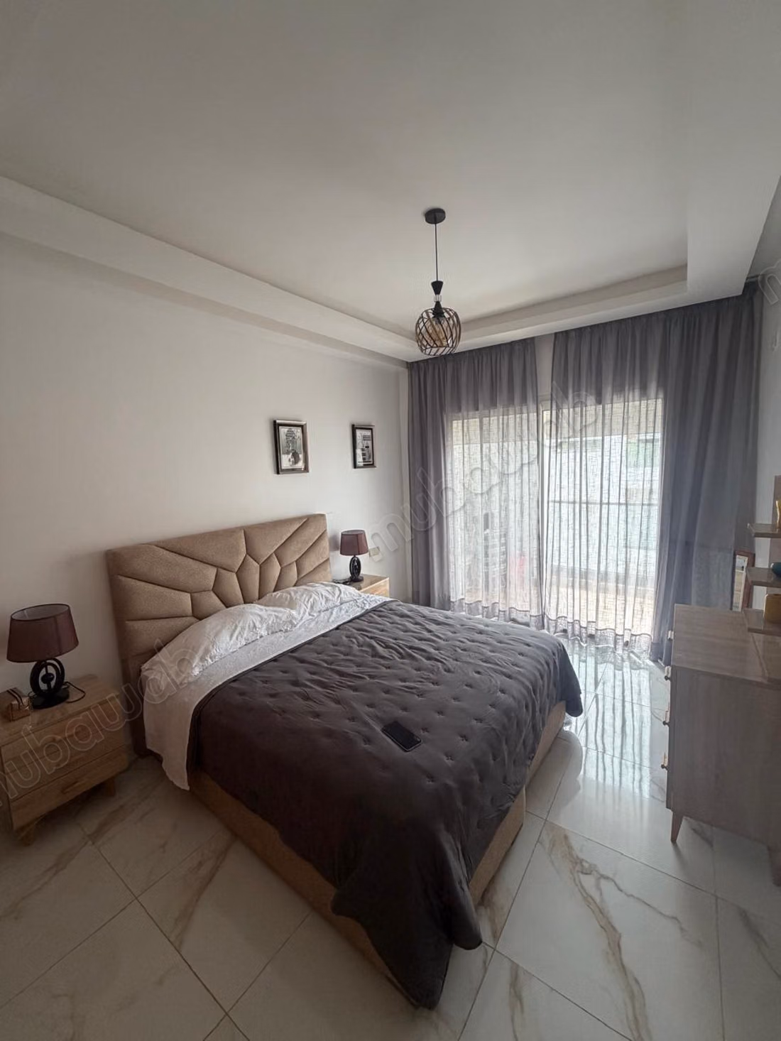 Louez cet appartement à Harhoura. 3 pièces confortables. Meublé
