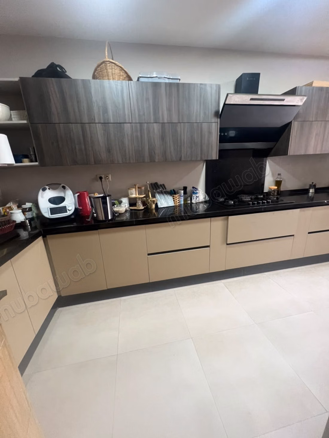 Superbe appartement à vendre à Gauthier. 
Surface de 174 m². 
Porte blindée, antenne parabolique