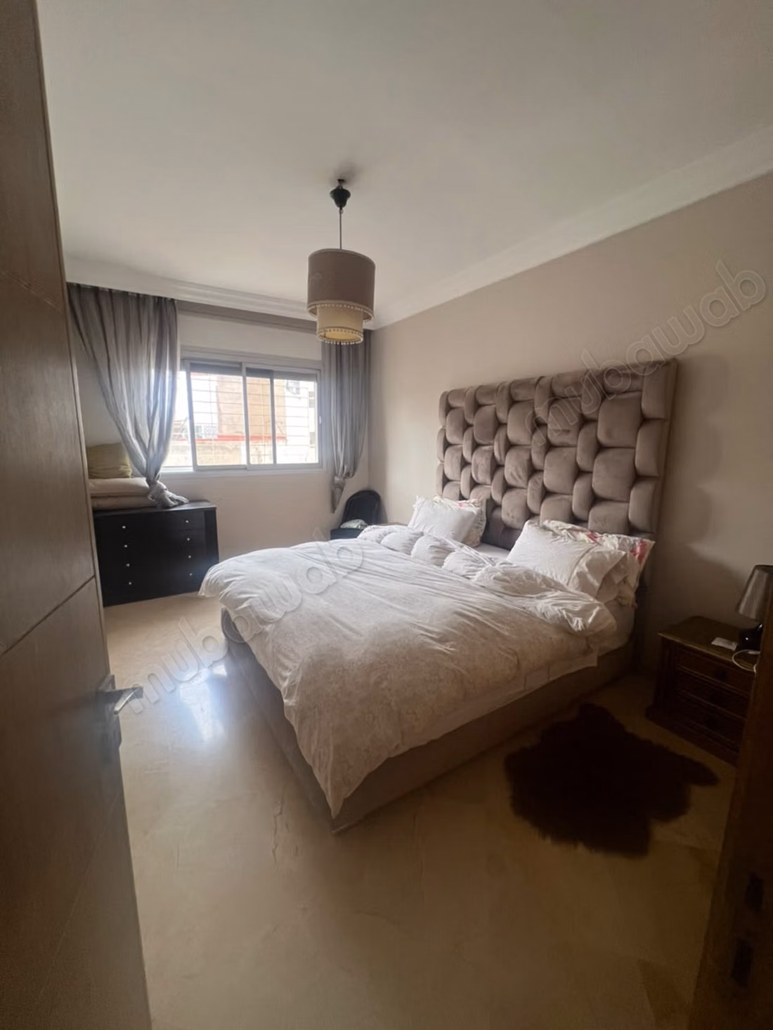 Superbe appartement à vendre à Gauthier. 
Surface de 174 m². 
Porte blindée, antenne parabolique
