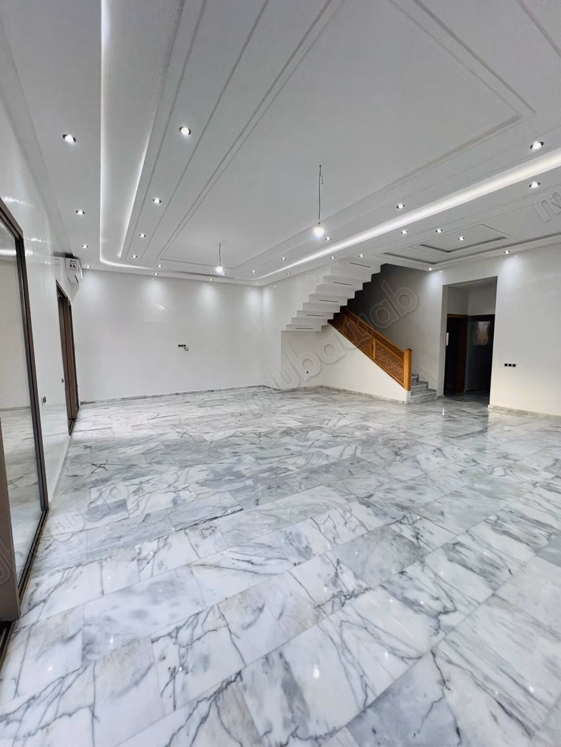 High-end contemporary villa