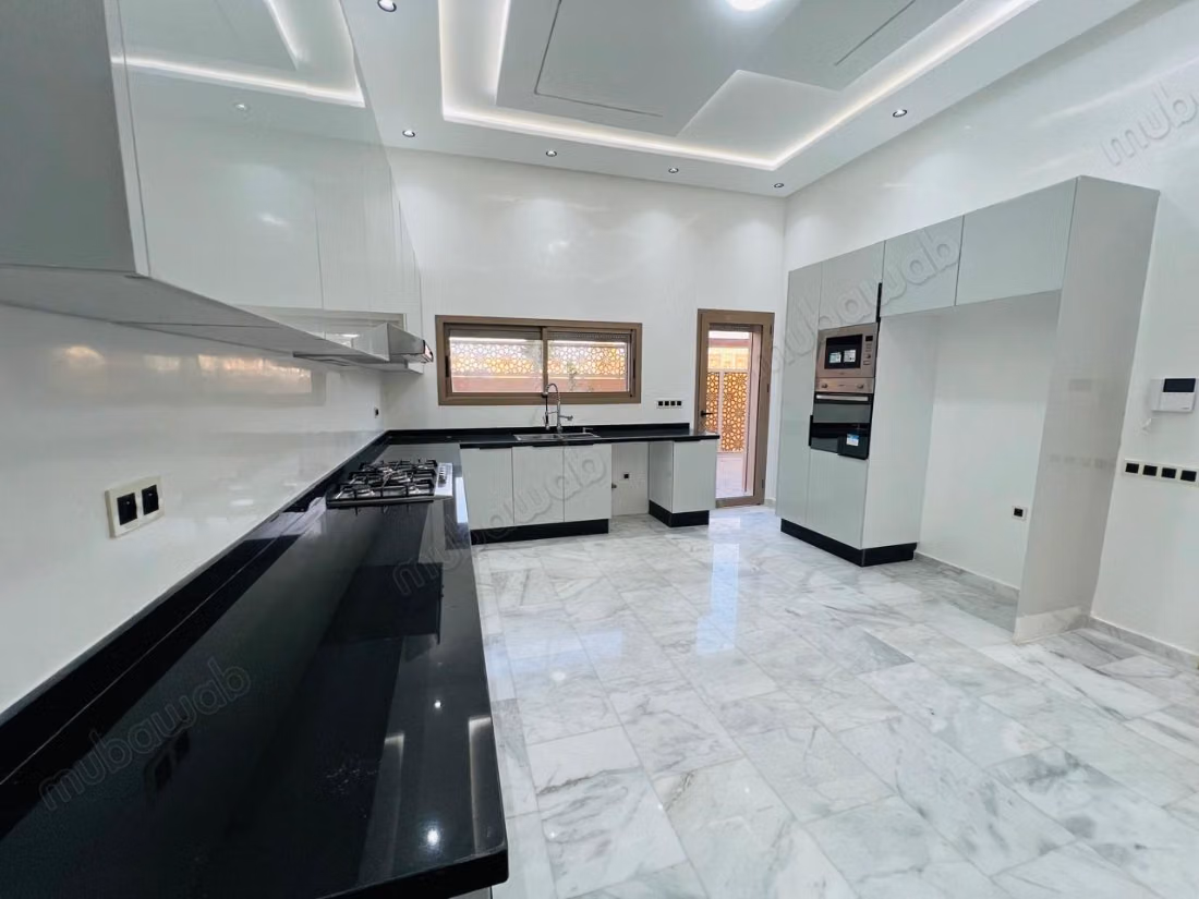 High-end contemporary villa