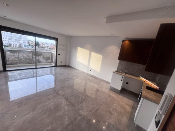 Bel appartement en location à Casablanca Finance City. 2 pièces confortables. Avec ascenseur et terrasse