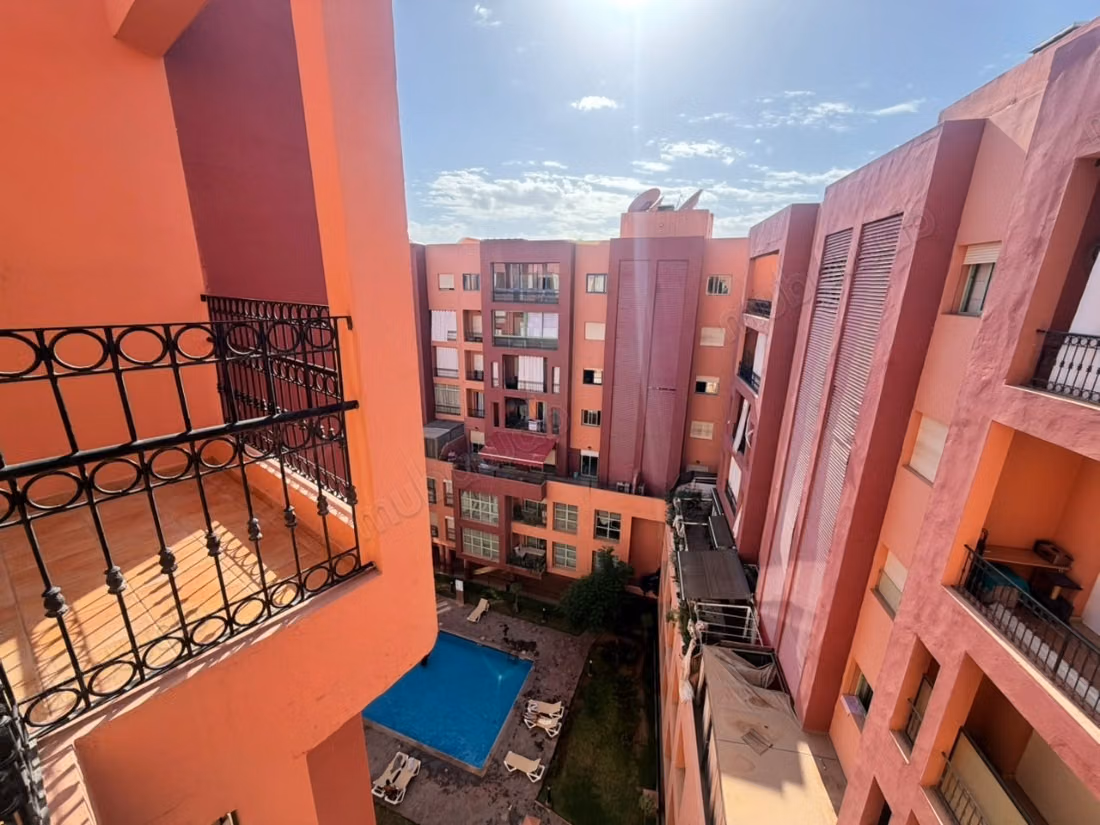 3 Bedroom Apartment with Living Room and Pool Residence