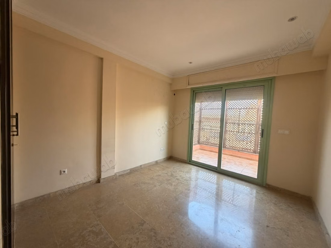 3 Bedroom Apartment with Living Room and Pool Residence