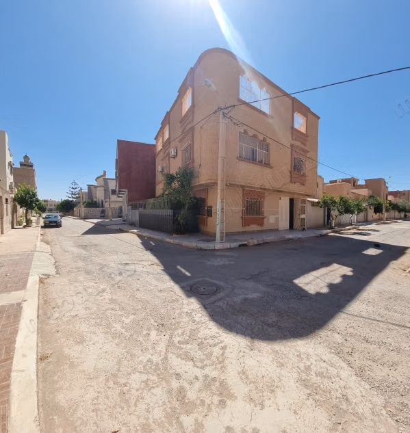 House for sale in Nour. 2 comfortable rooms. Parking and terrace