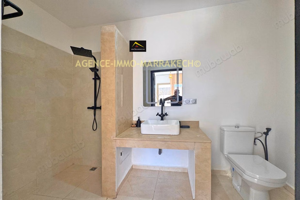 Private titled villa for sale with 4 suites, Pool