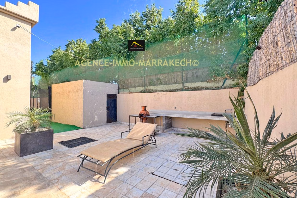 Private titled villa for sale with 4 suites, Pool