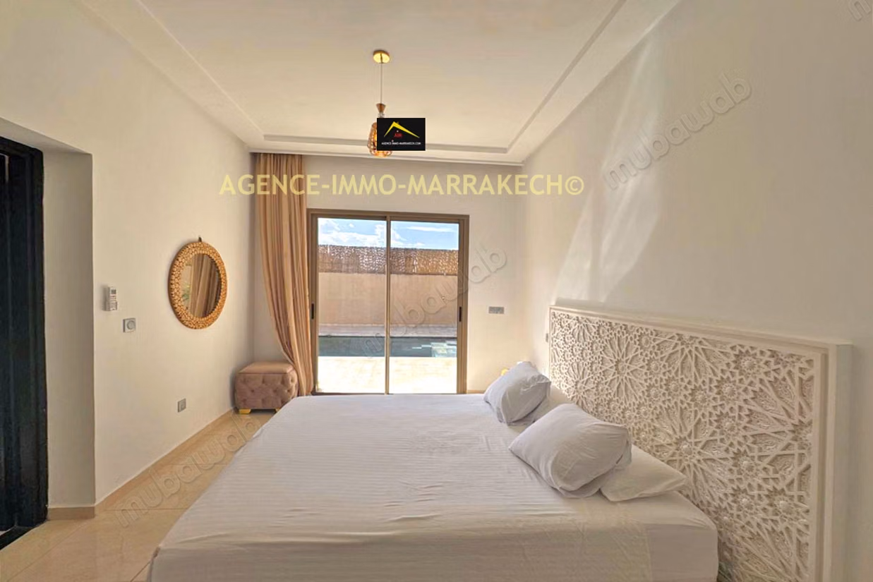 Private titled villa for sale with 4 suites, Pool