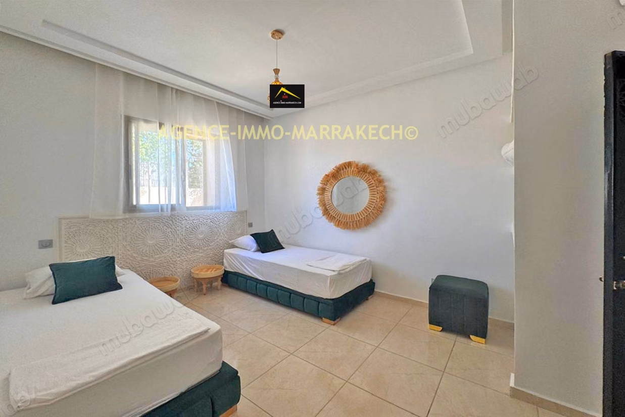 Private titled villa for sale with 4 suites, Pool