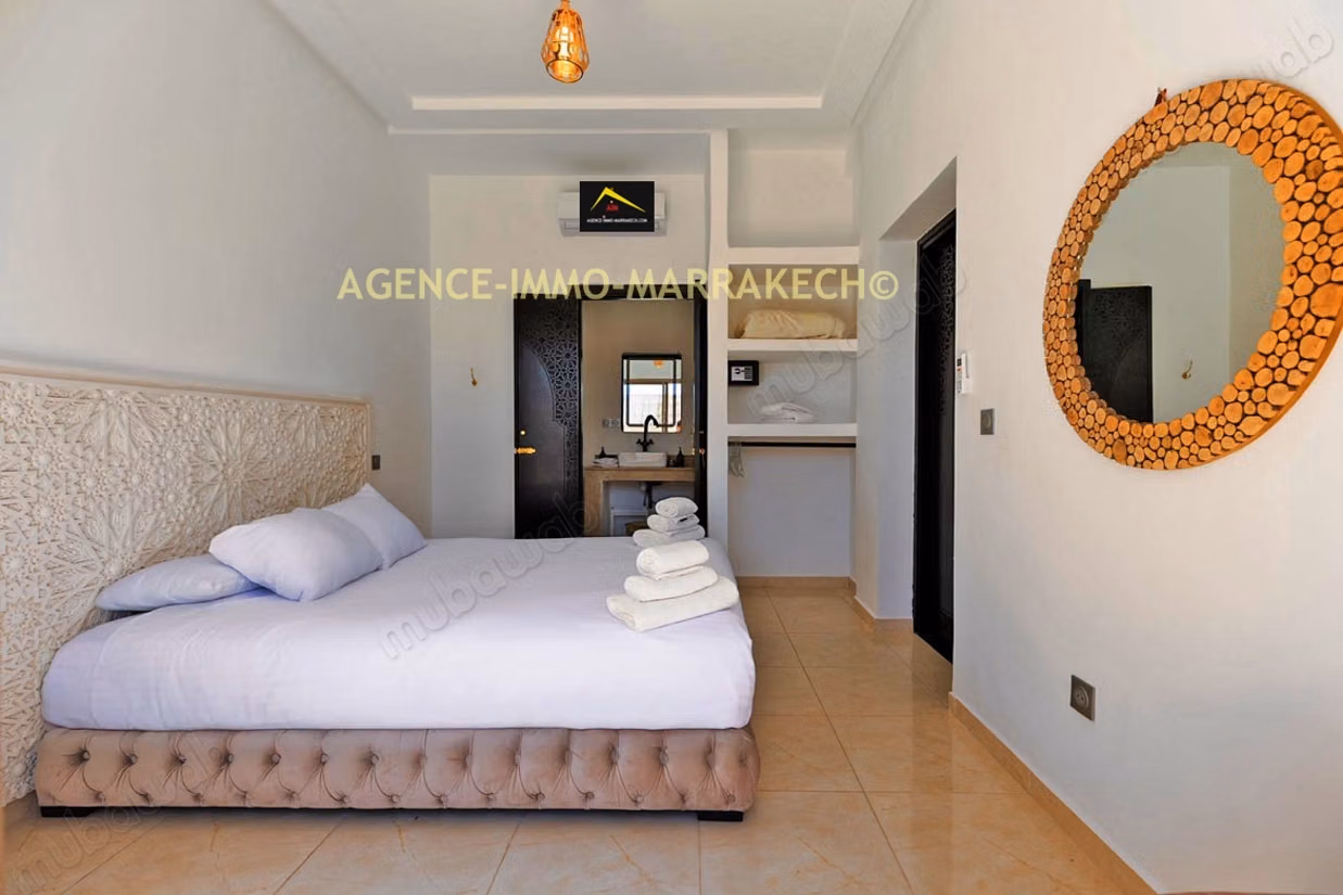 Private titled villa for sale with 4 suites, Pool
