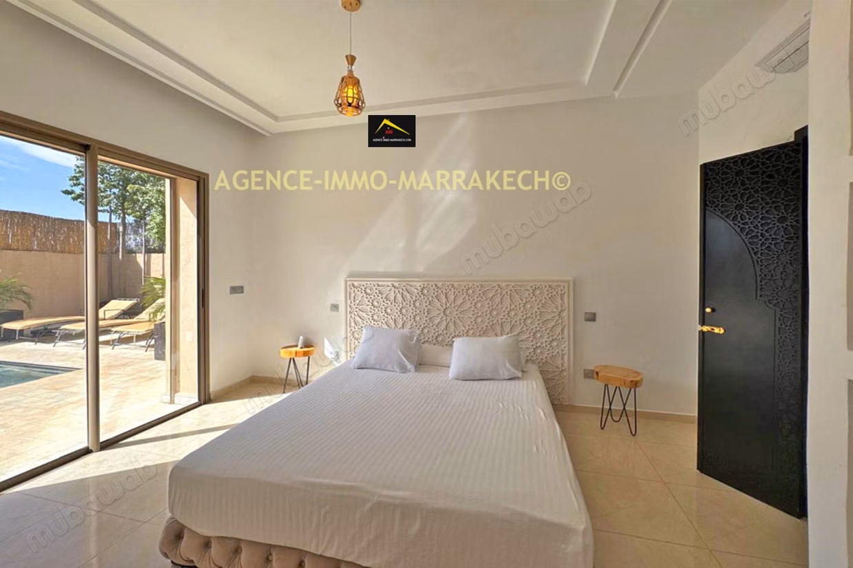 Private titled villa for sale with 4 suites, Pool