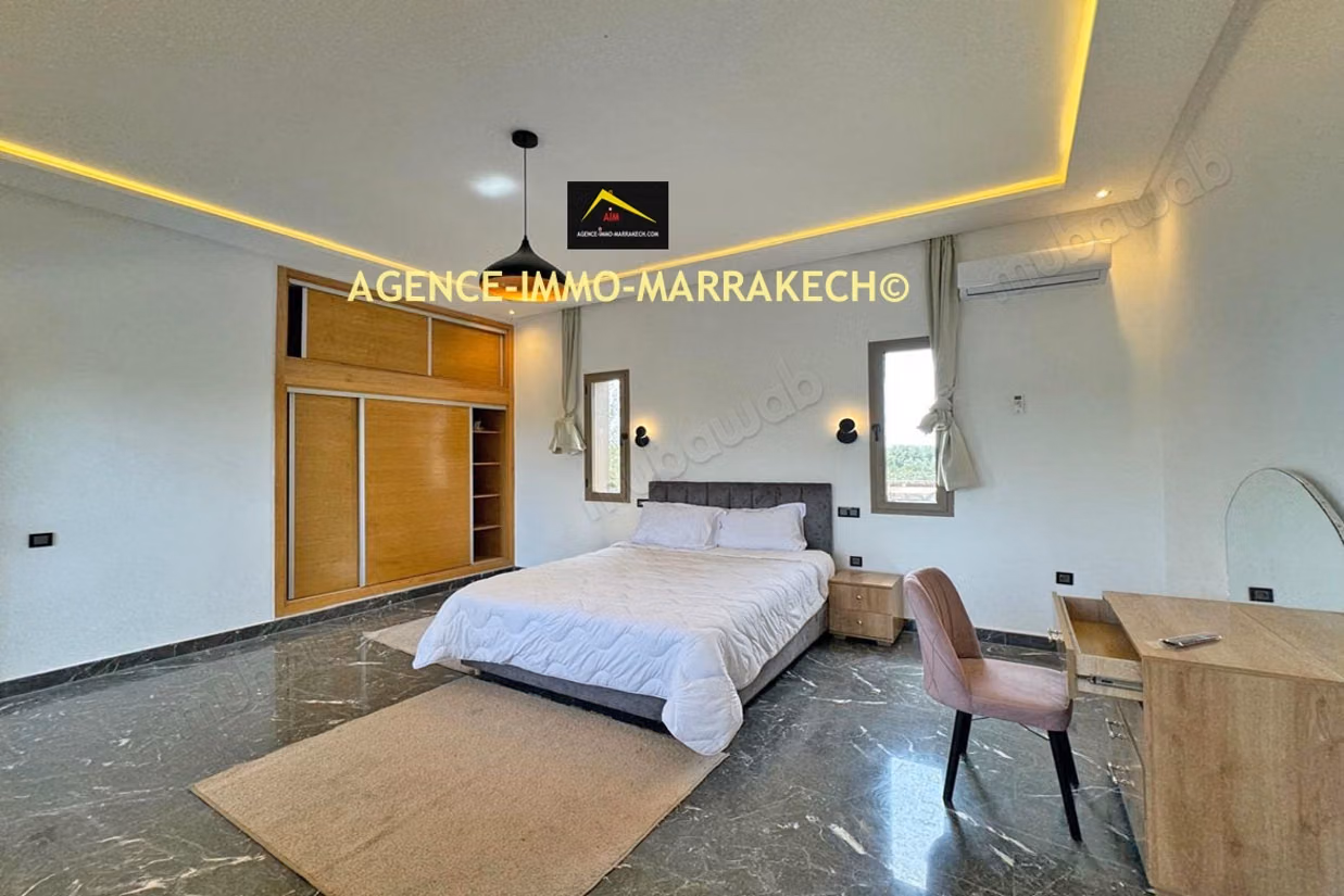 Villa privée titrée à vendre de 5 suites, sans VNA