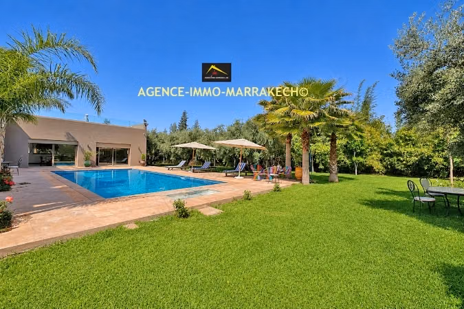 Villa privée titrée à vendre de 5 suites, sans VNA