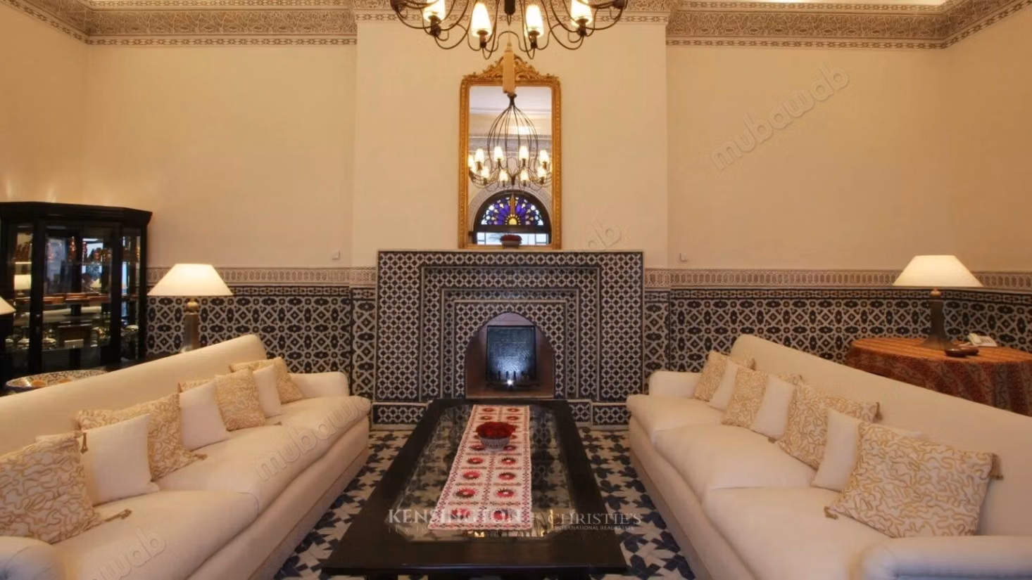 Geweldige Riad te koop in Tal'a. Totale oppervlakte 508 m²