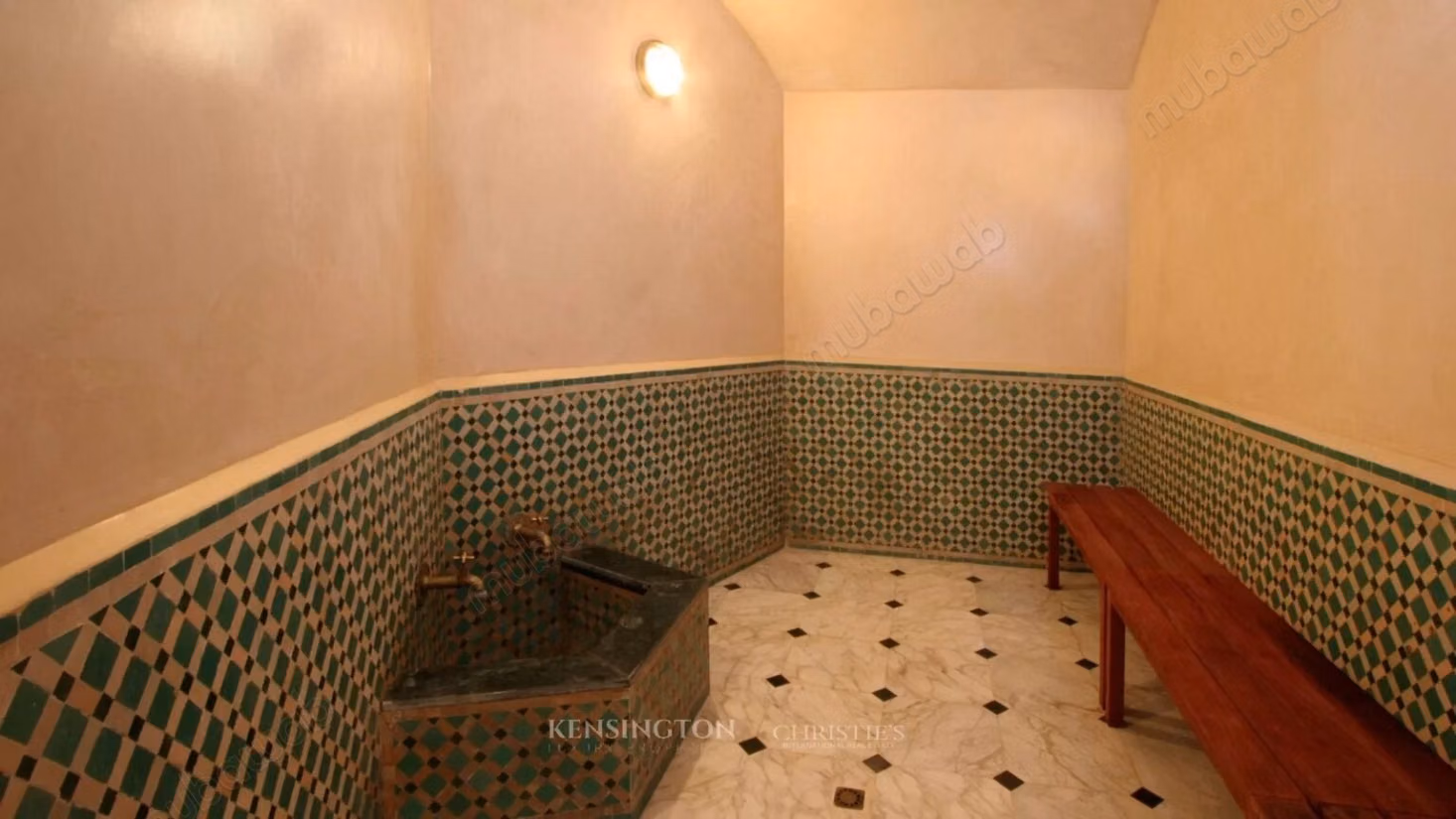 Geweldige Riad te koop in Tal'a. Totale oppervlakte 508 m²