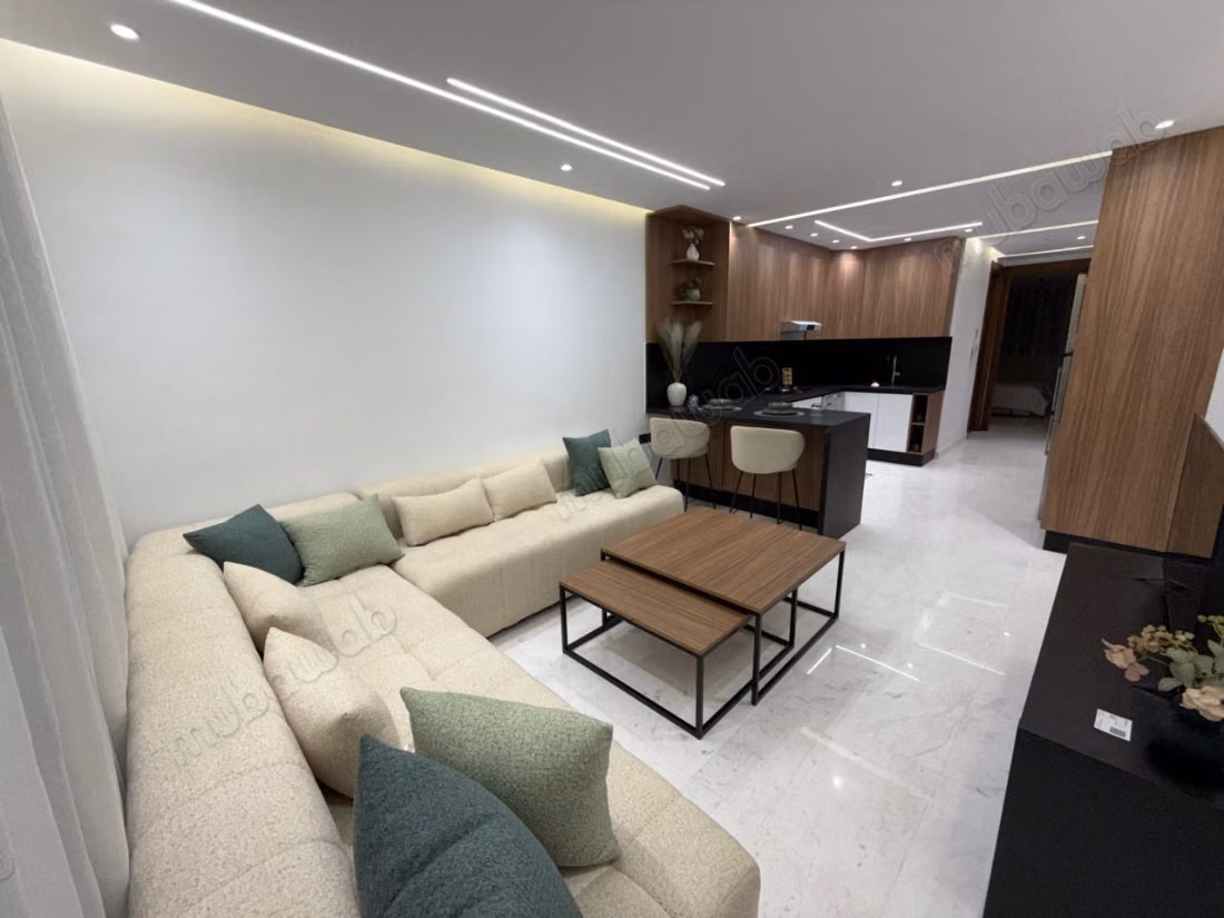 Superbe appartement à louer à Franceville. 1 Pièce. Meublé