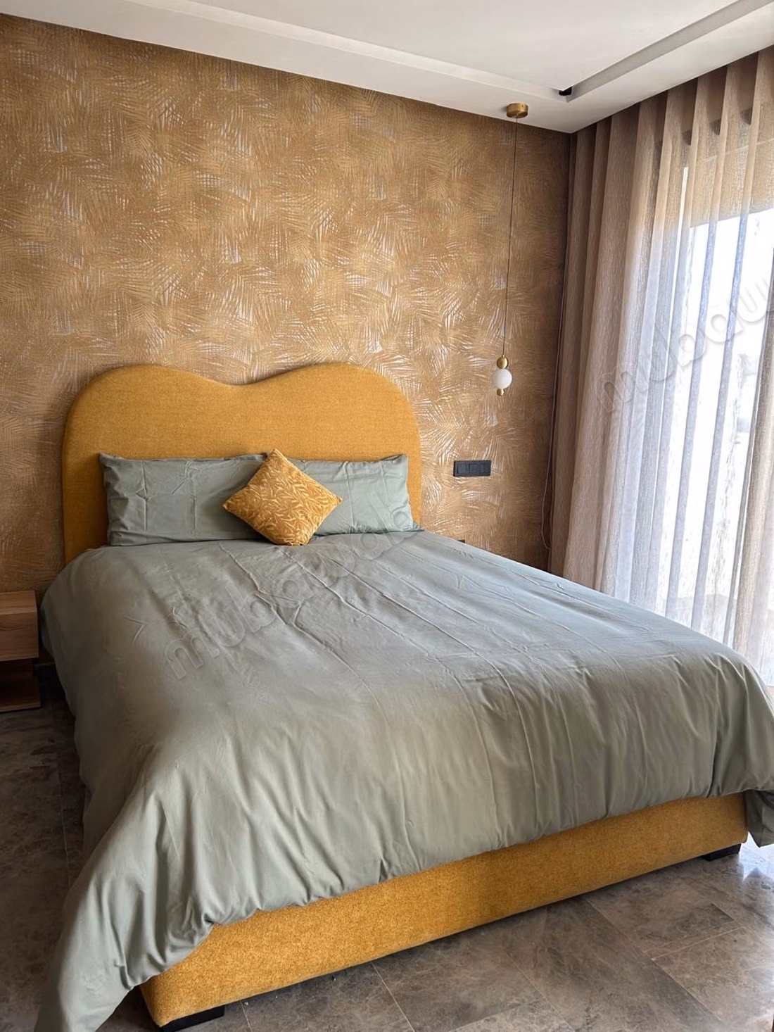 Rent this apartment in the Hospitals. 1 Room. Well furnished