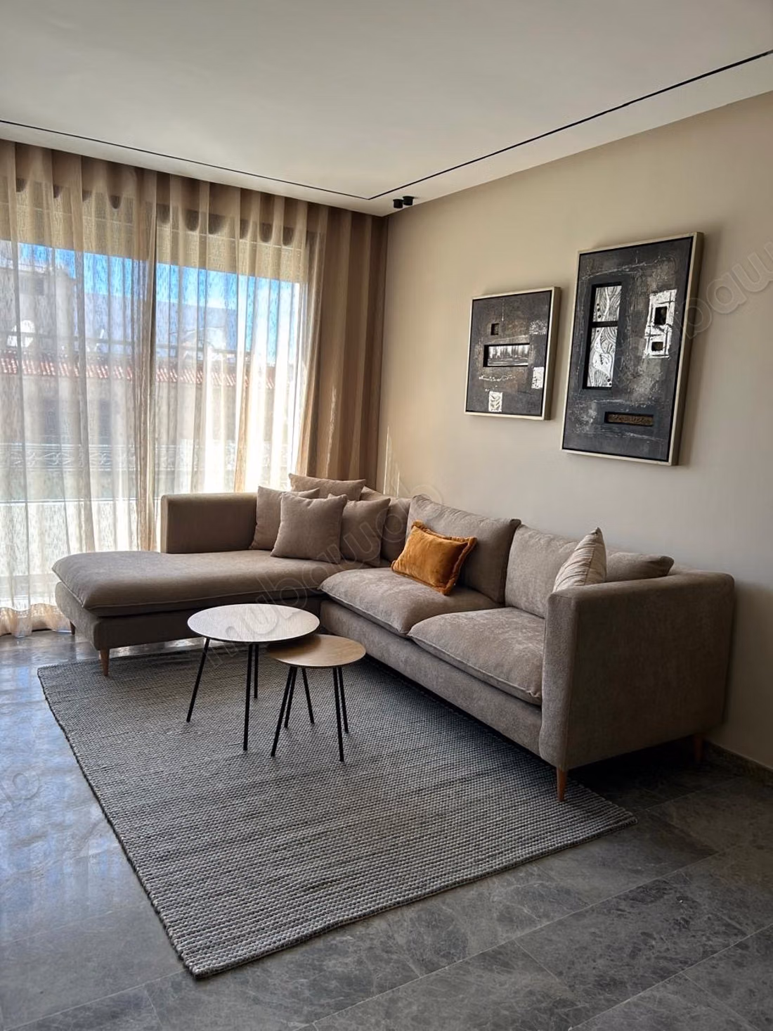 Rent this apartment in the Hospitals. 1 Room. Well furnished