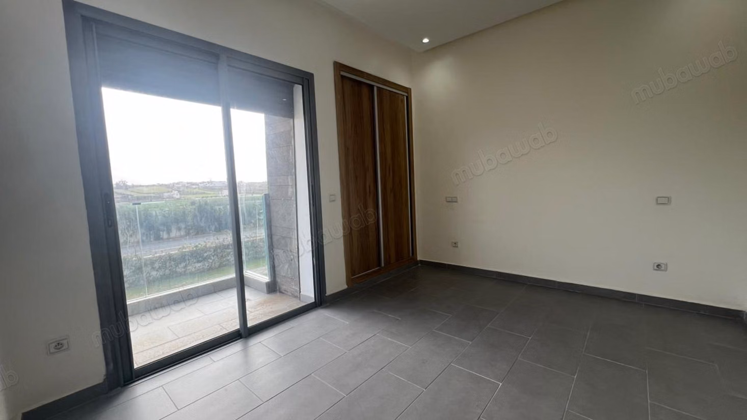Triplex de 250 m² à louer à Harhoura
