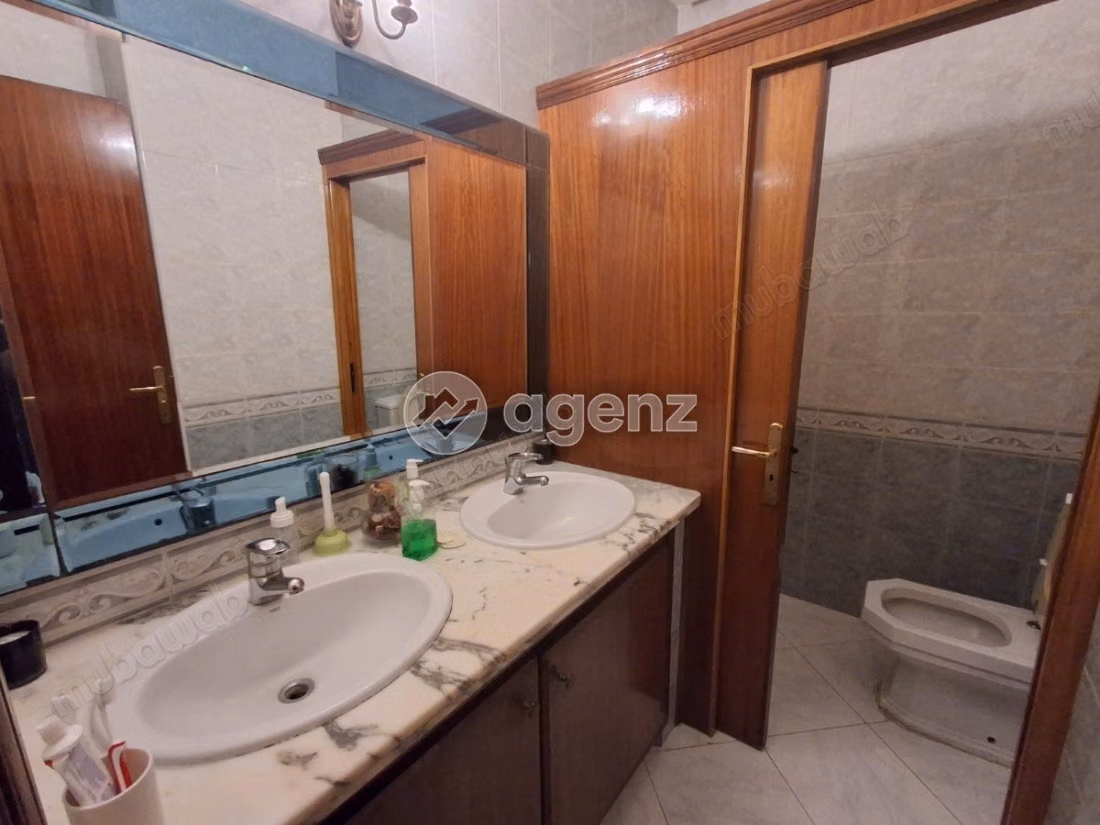 Appartement à vendre 145 m², 3 chambres 
Les Hôpitaux Casablanca