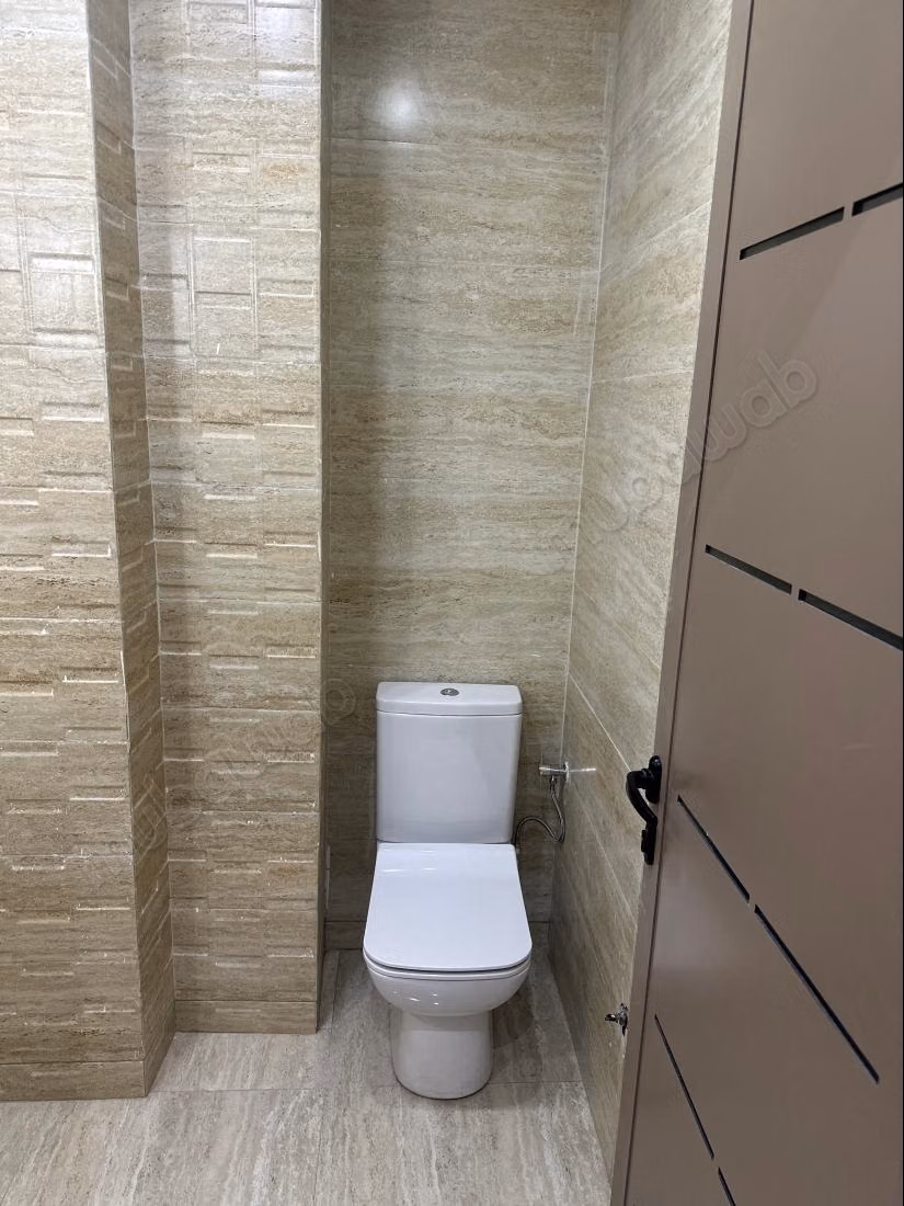 Location d'un appartement à Béni Mellal. 1 Pièce. Vue sur les montagnes et porte blindée