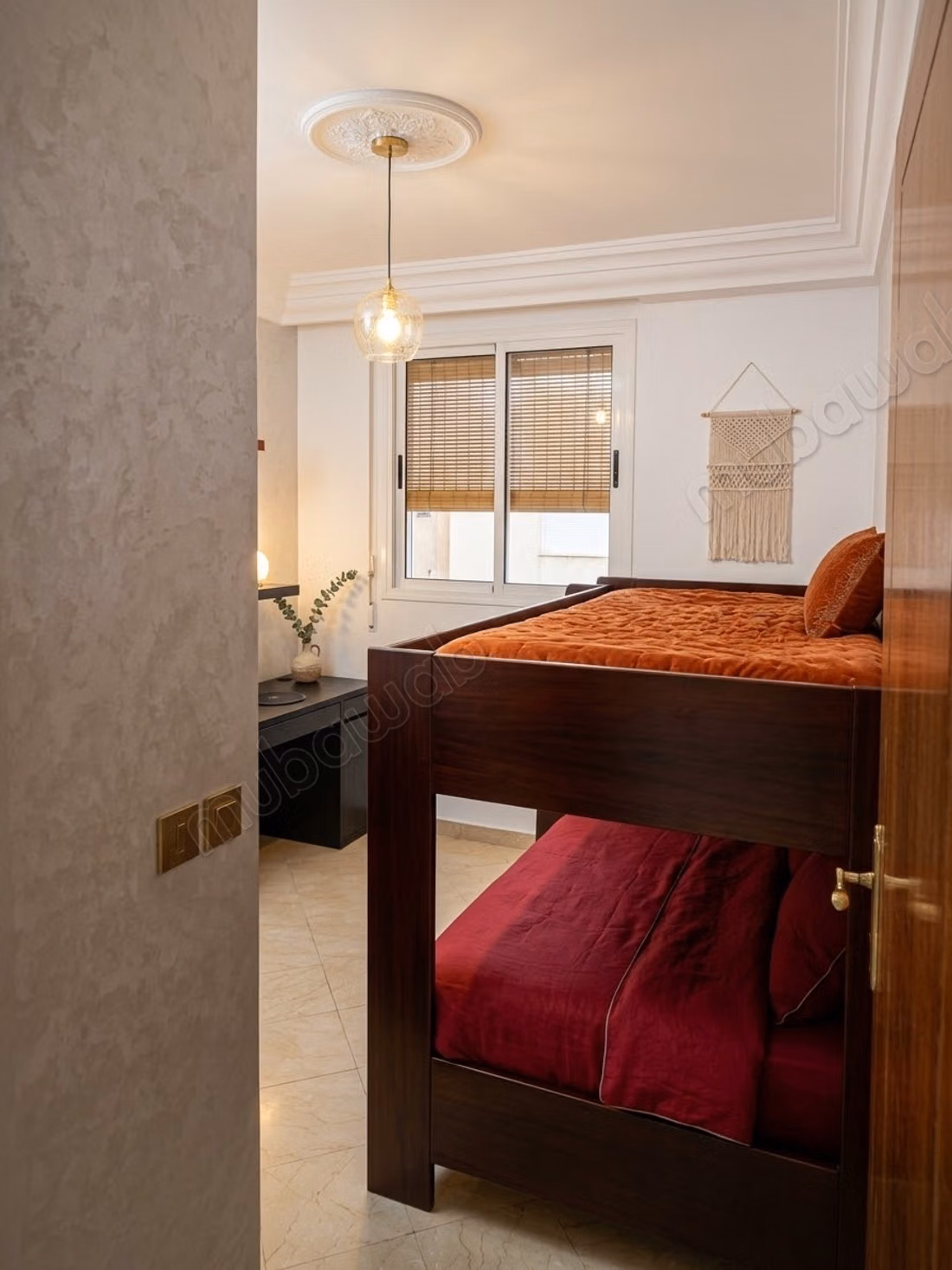 Apartment for sale in Hay Salam. 5 comfortable rooms. Well furnished