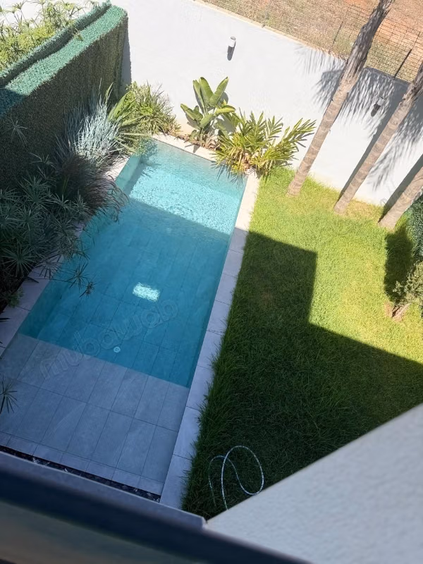 Tres belle villa vide à louer