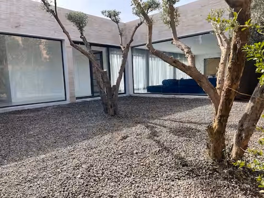 A SAISIR. Belle villa de plain pied de 4 chambres