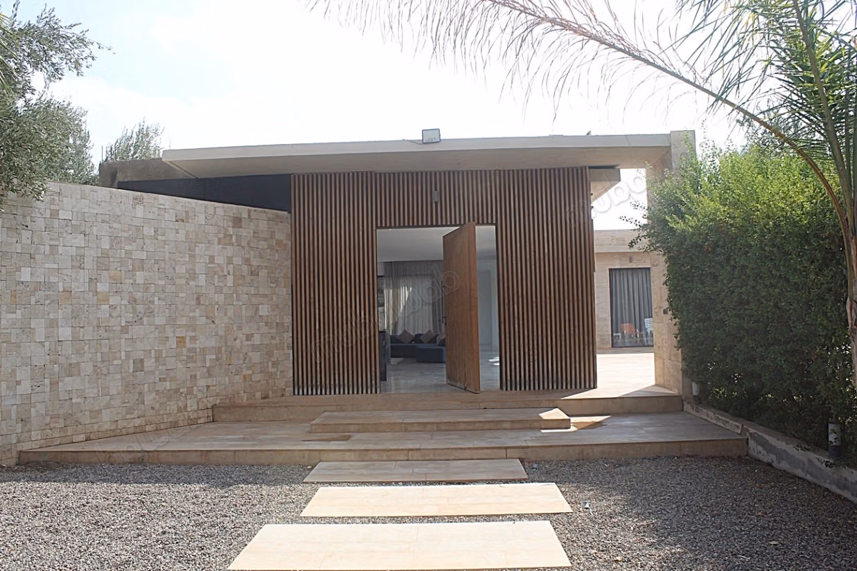 A SAISIR. Belle villa de plain pied de 4 chambres