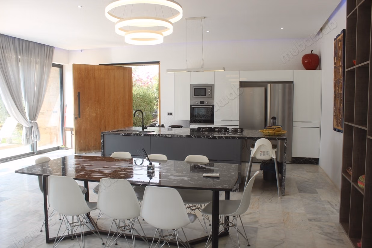A SAISIR. Belle villa de plain pied de 4 chambres