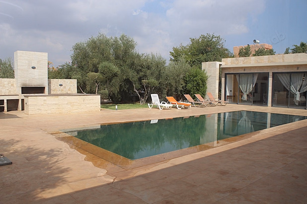 A SAISIR. Belle villa de plain pied de 4 chambres
