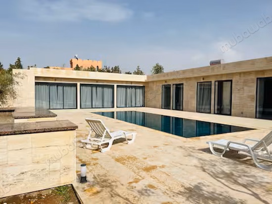 A SAISIR. Belle villa de plain pied de 4 chambres