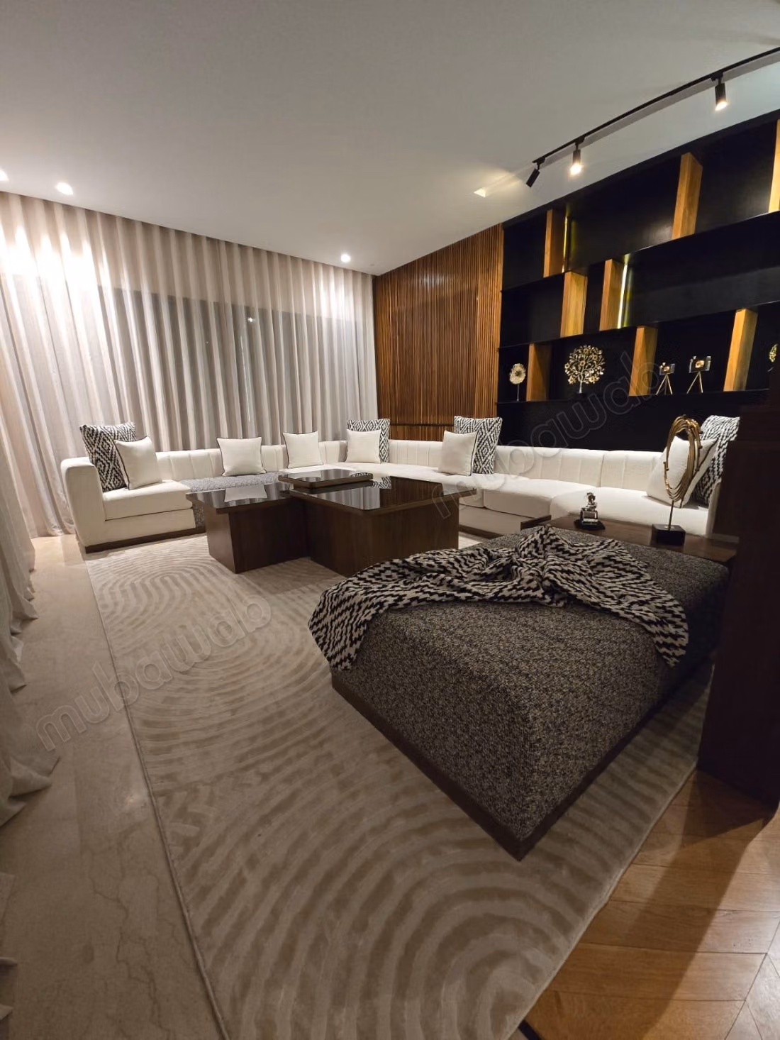 Stunning villa for sale in El Menzeh. 5 rooms. Furnished