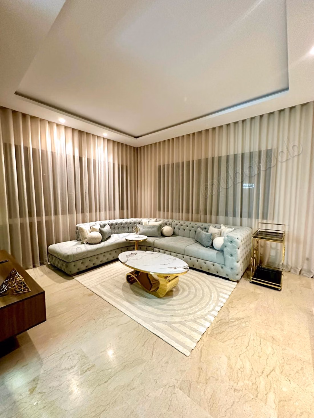 Stunning villa for sale in El Menzeh. 5 rooms. Furnished