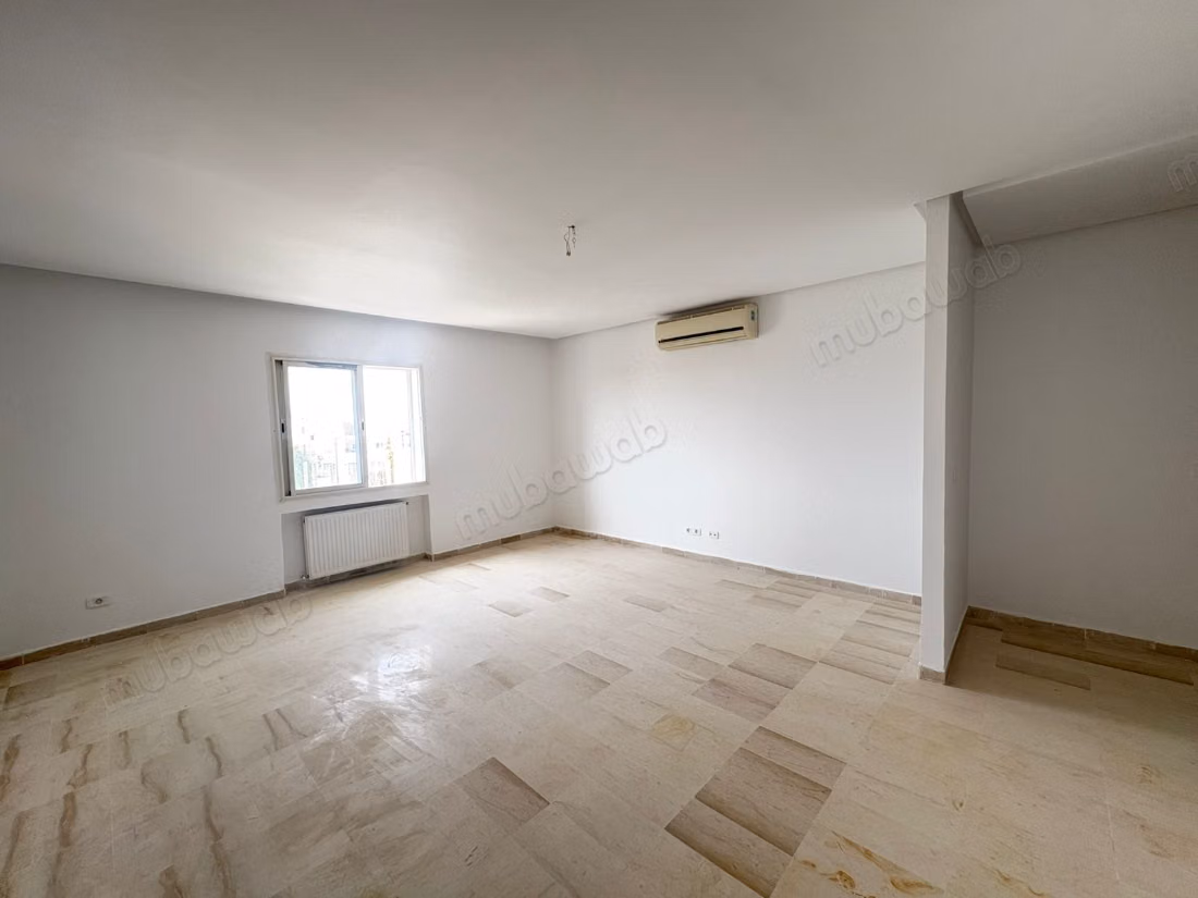 Superbe appartement à louer à Sidi Salah. Surface de 130 m². Antenne parabolique, résidence sécurisée