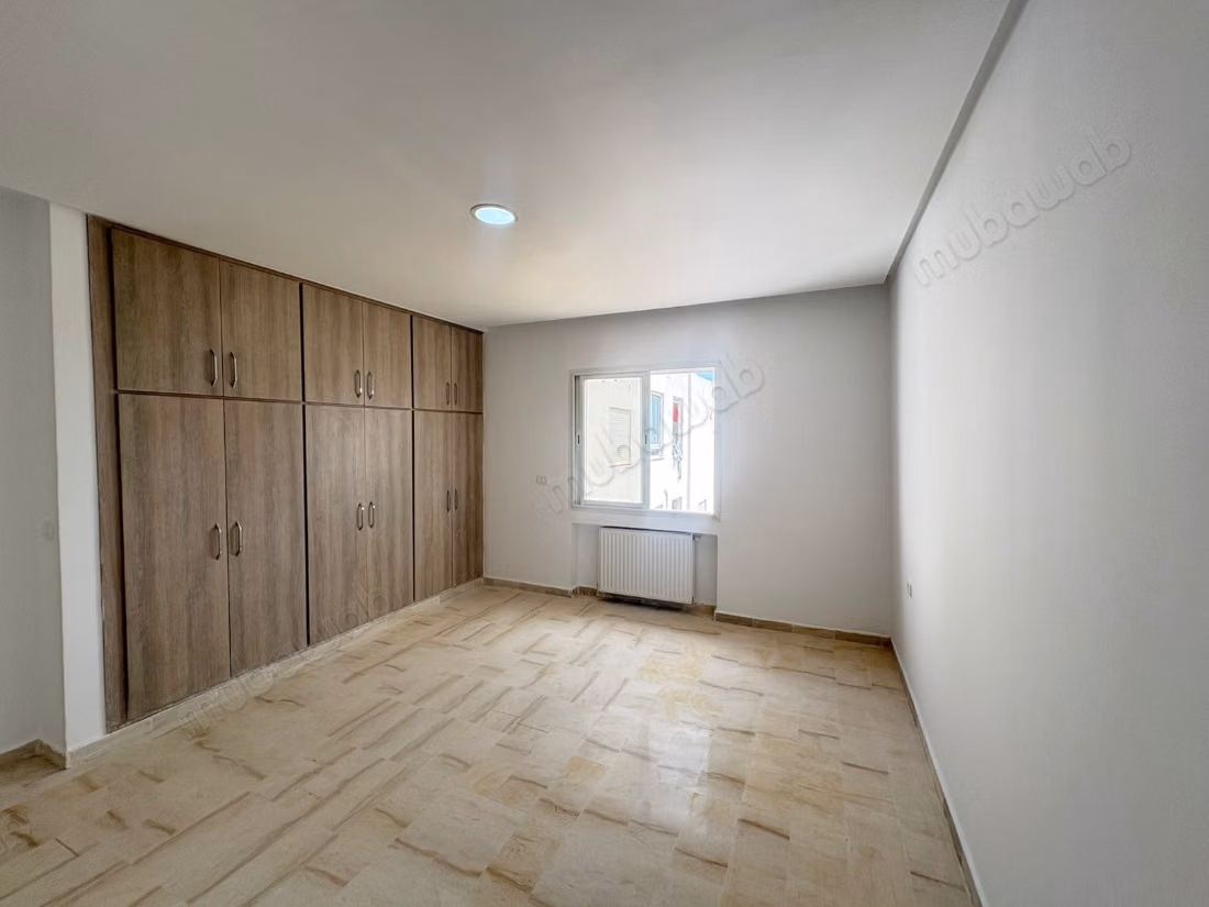 Superbe appartement à louer à Sidi Salah. Surface de 130 m². Antenne parabolique, résidence sécurisée
