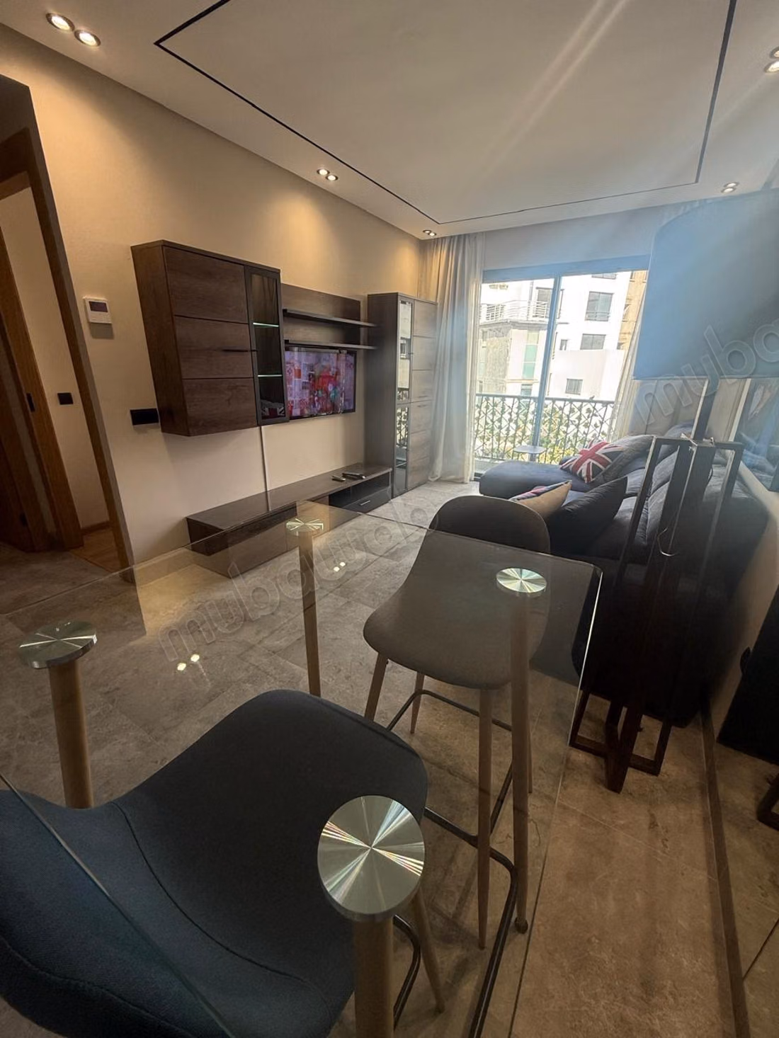 Furnished studio for rent – Beauséjour, near CFC