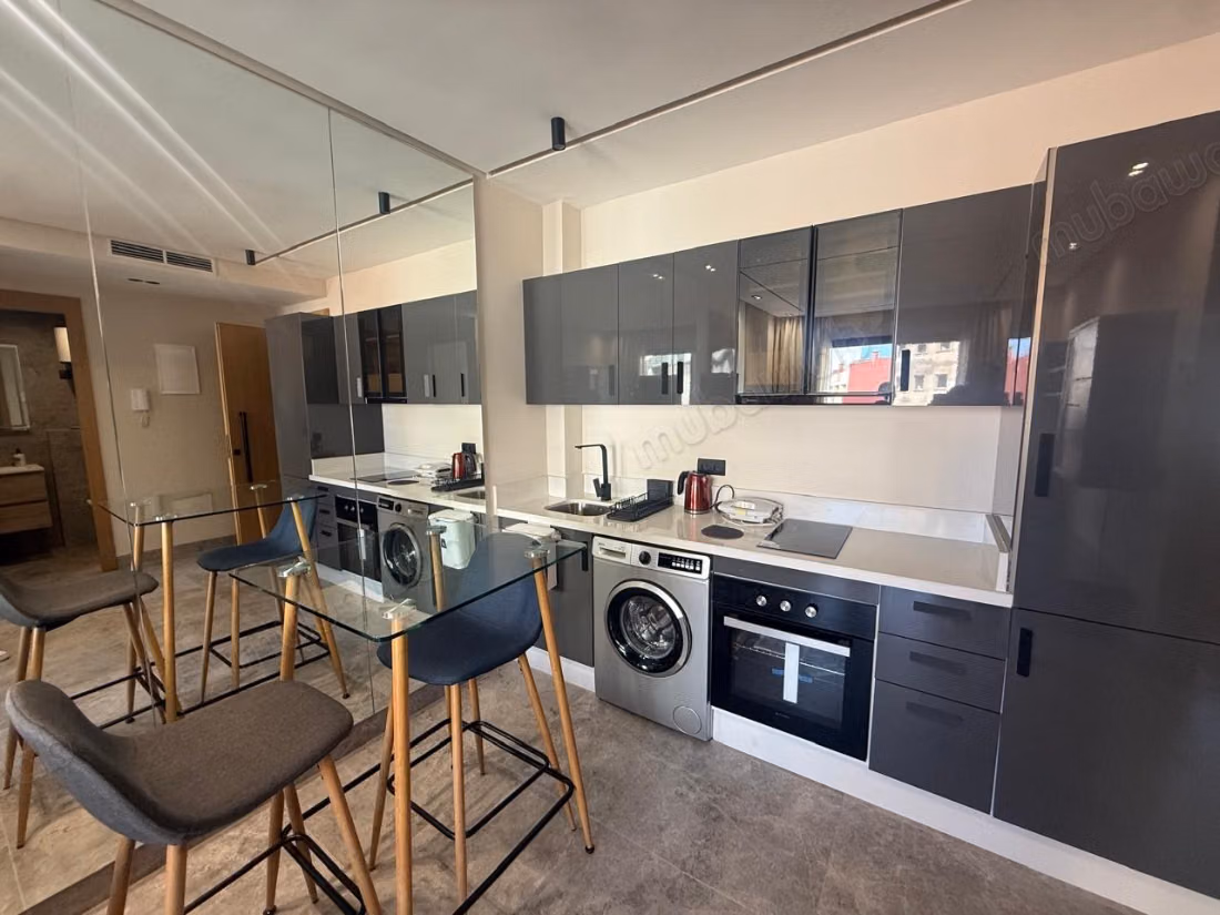 Furnished studio for rent – Beauséjour, near CFC