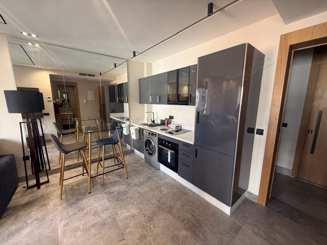 Furnished studio for rent – Beauséjour, near CFC