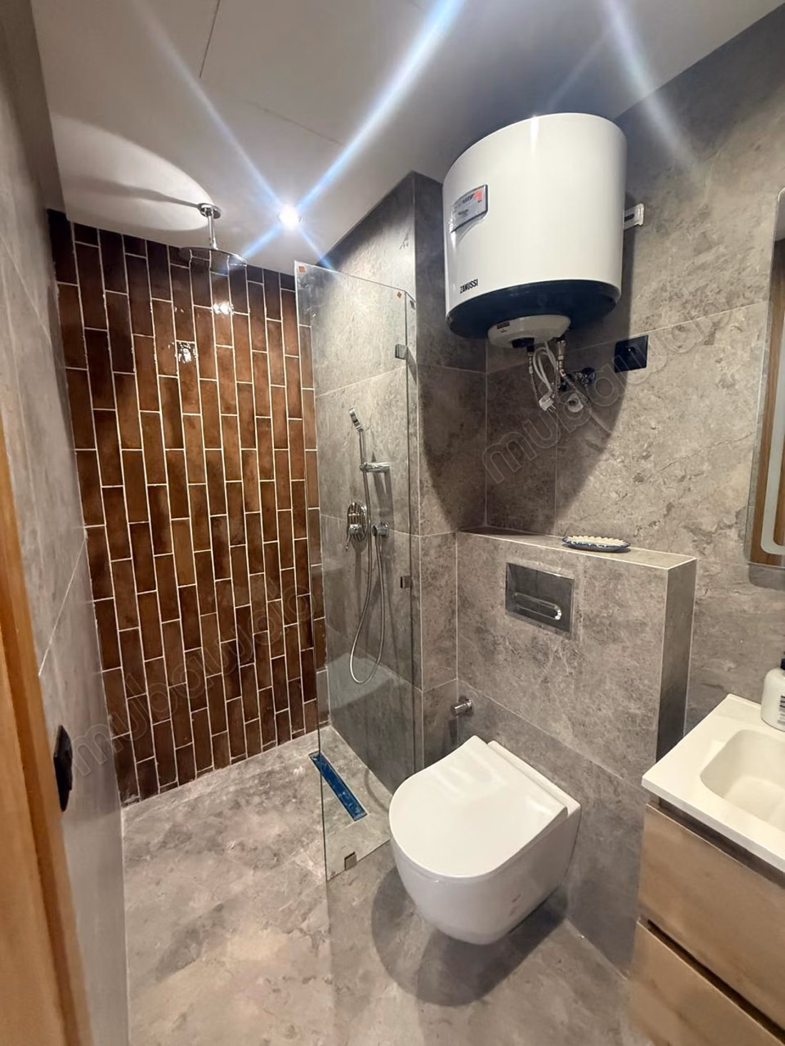 Furnished studio for rent – Beauséjour, near CFC