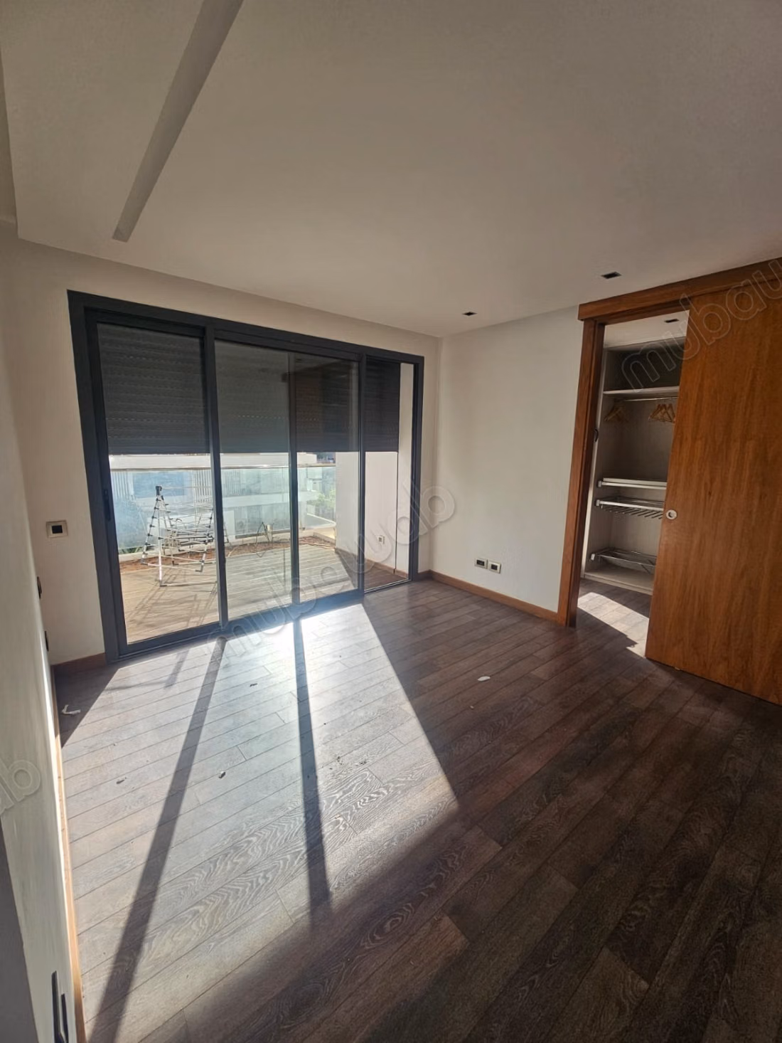 Appartement vide 2 chambres en cours de rafraîchissement