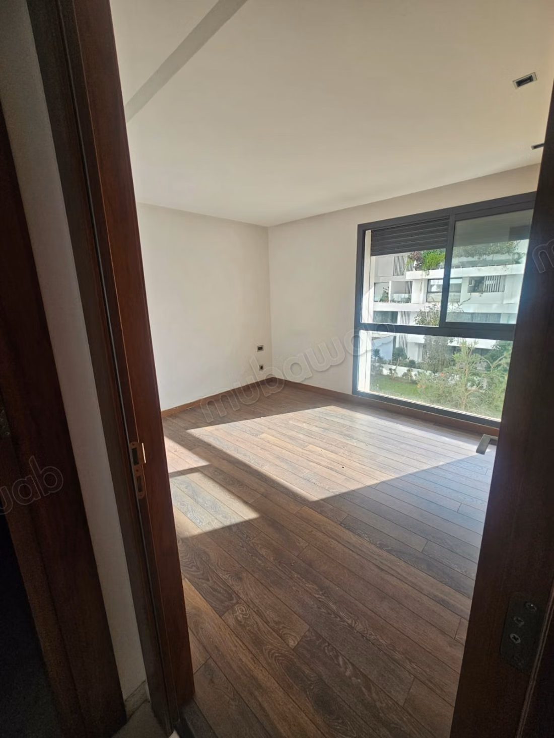 Appartement vide 2 chambres en cours de rafraîchissement