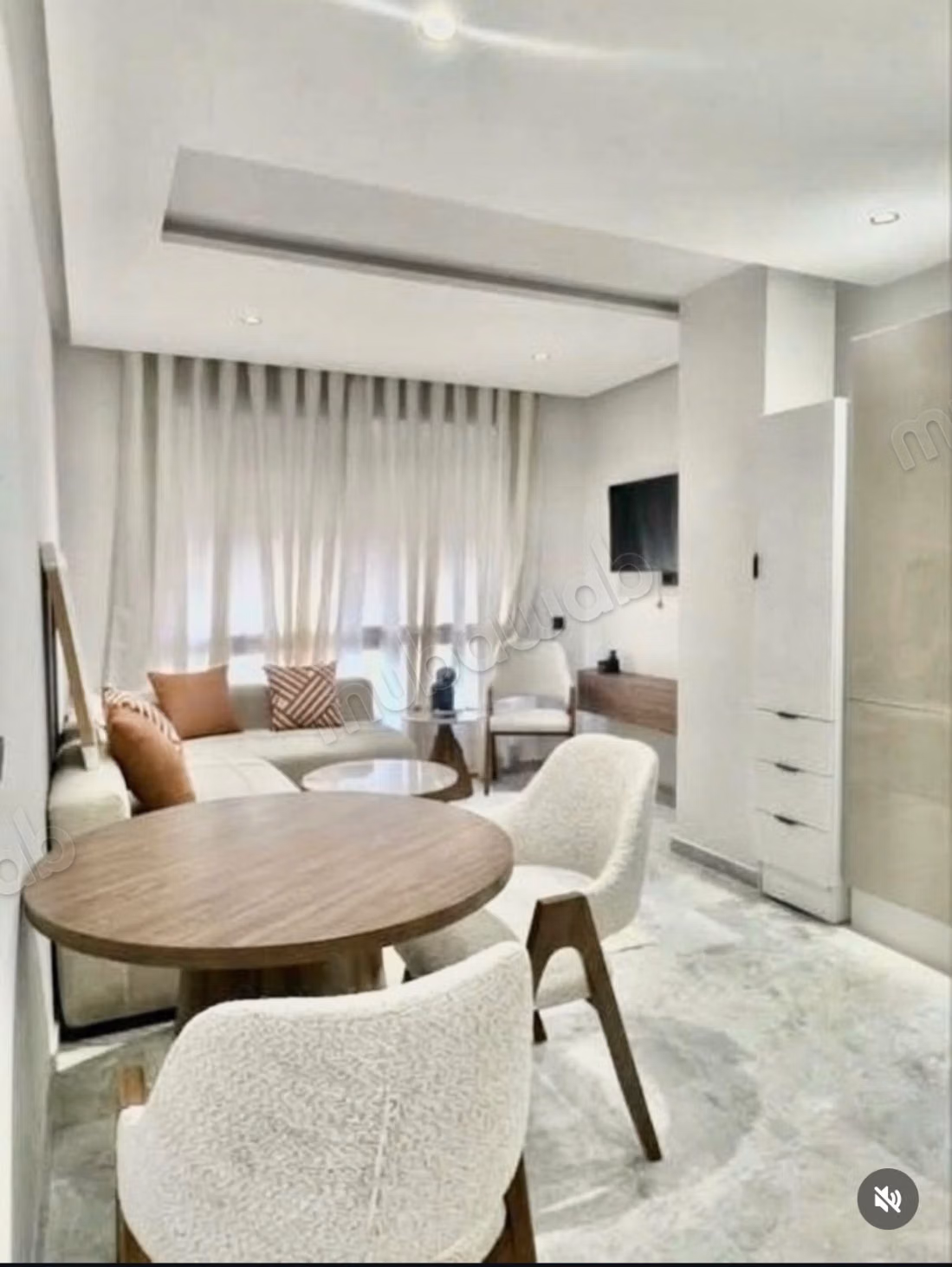 Appartement neuf 2 chambres meublé 
Hôpitaux