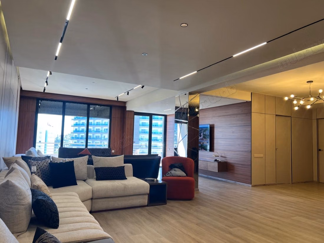 Apartment for sale in the Center. Area 150 m². Well furnished