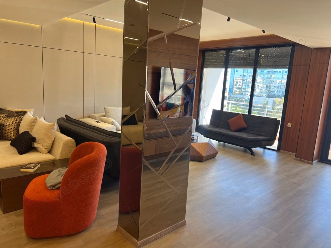 Apartment for sale in the Center. Area 150 m². Well furnished