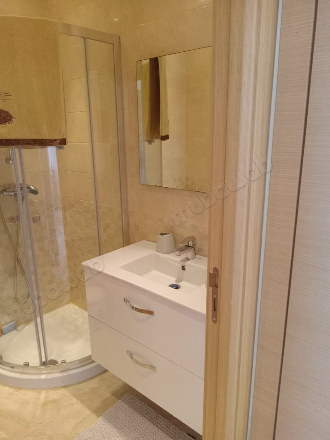 Très bel appartement à louer à Plage Oulded Cherrat. 1 chambre. Espace de rangement ample