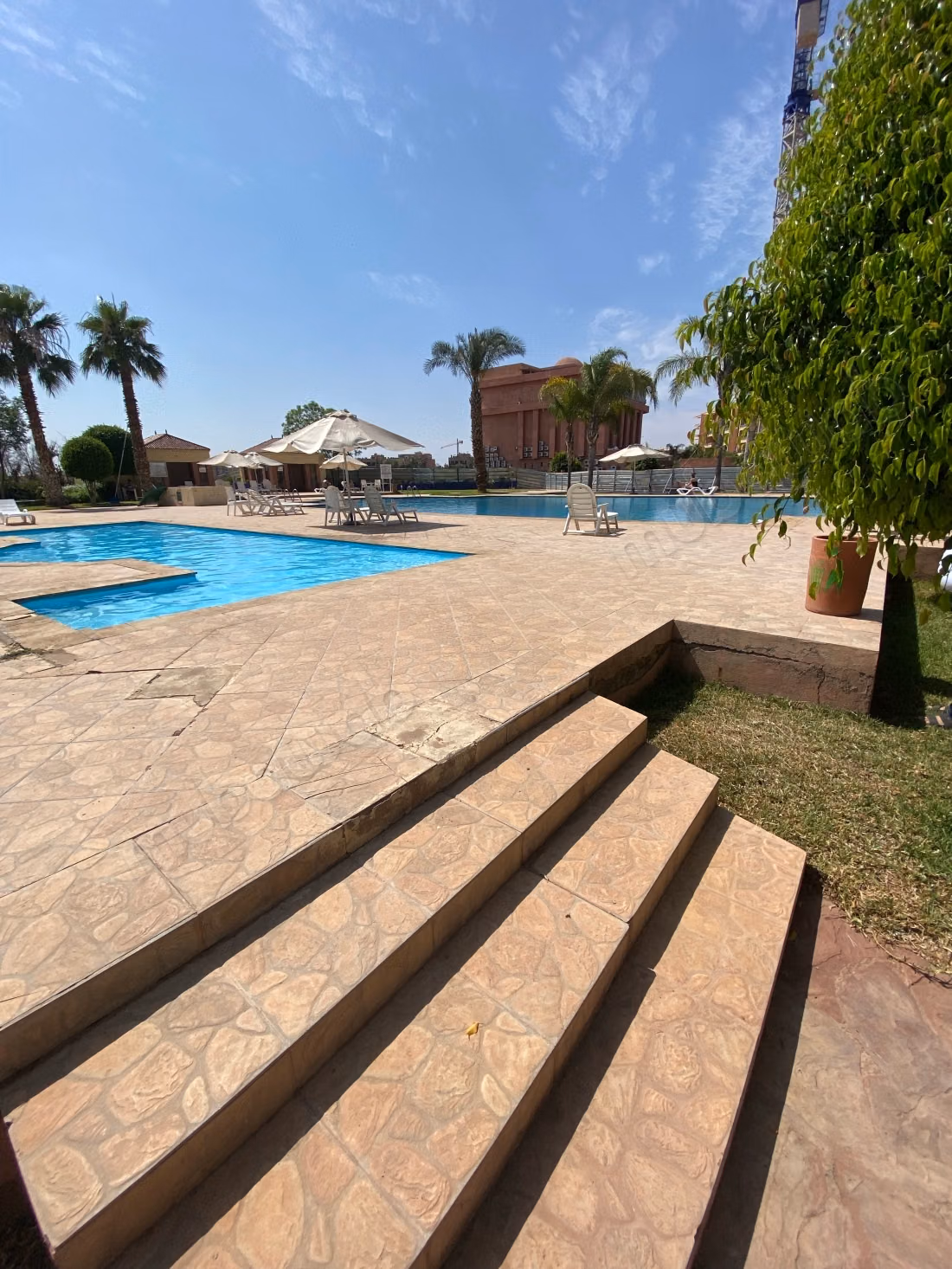 Beautiful apartment for sale in Hivernage. 2 large rooms. Air conditioning