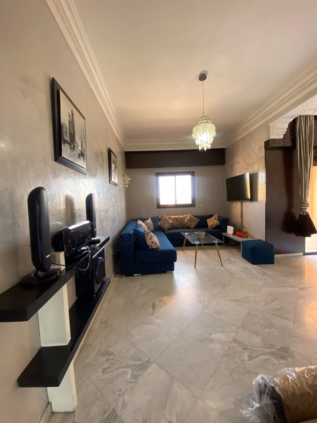 Beautiful apartment for sale in Hivernage. 2 large rooms. Air conditioning
