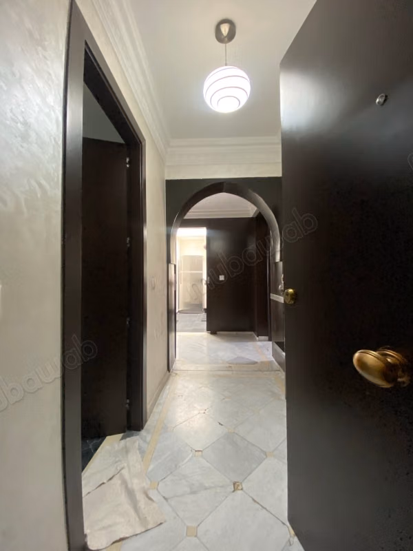 Beautiful apartment for sale in Hivernage. 2 large rooms. Air conditioning